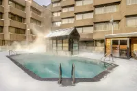 Delta Hotels Quebec - Rooftop Pools