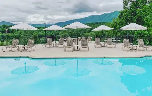 Clean & Quiet w/ Private HotTub Near Cades Cove