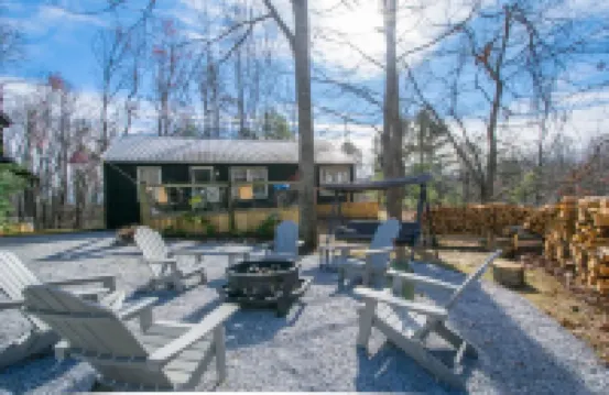 Rustic Awesome 4BR Lodge w Game Room Fire Pit