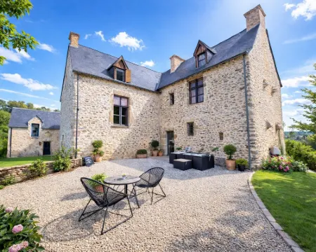 Manoir de la Coudre Hotels in Changé