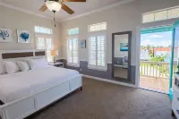 Luxury - 1 Min to Beach - Pool - New Remodel