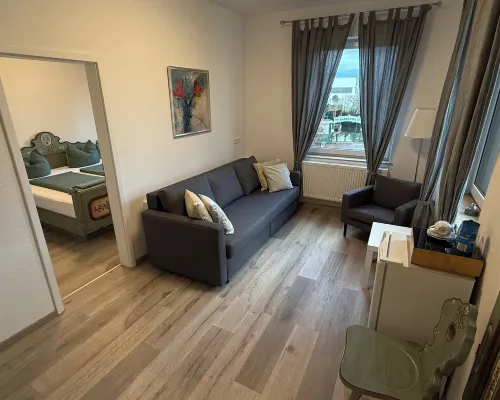 Apart-Hotel Rheinischer Hof Dormagen Hotels near Holthausen