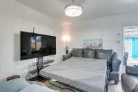 1/2 Mi to Sylvan Beach Park! Chic Townhome w/ Yard - Beach