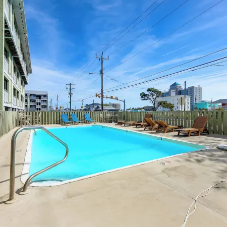 Cozy Carolina Beach Condo w/ Ocean Views!