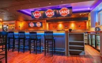 La Quinta Inn & Suites by Wyndham Danbury - bar