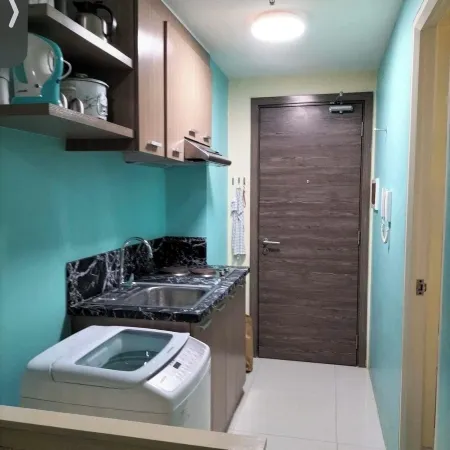Charming Condo With Private Pool in Las Piñas, Philippines