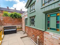 Cozy 3-Bed Home by 53 Degrees Property, Perfect for Business & Groups! Hotel a Leek