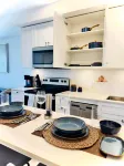 Downtown Condo, Stylish & Comfy - Apartments