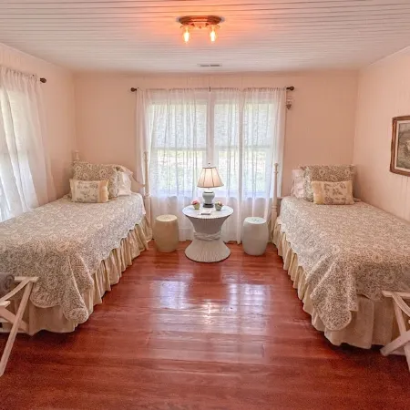 Vintage Cottage in Wanchese