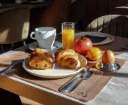 Auberge du Cheval Blanc - Logis Hotel - breakfast