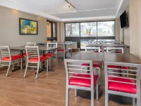 Comfort Inn West - breakfast