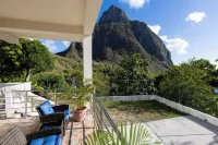 You 4 Ric Piton Suites