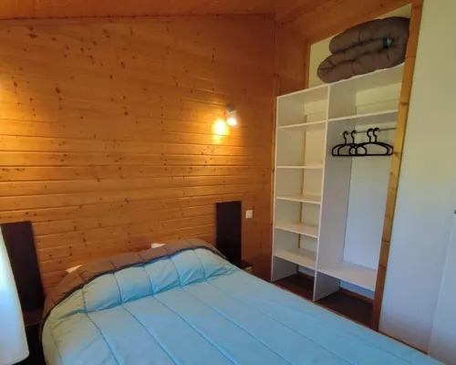 Large furnished cottage with terrace Hotels in Beynat