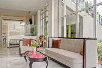 Hotel O Permata Inn - parking