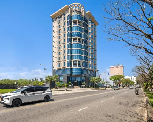 V-Hotel Da Nang Beach Hotel dekat Marble Moutain