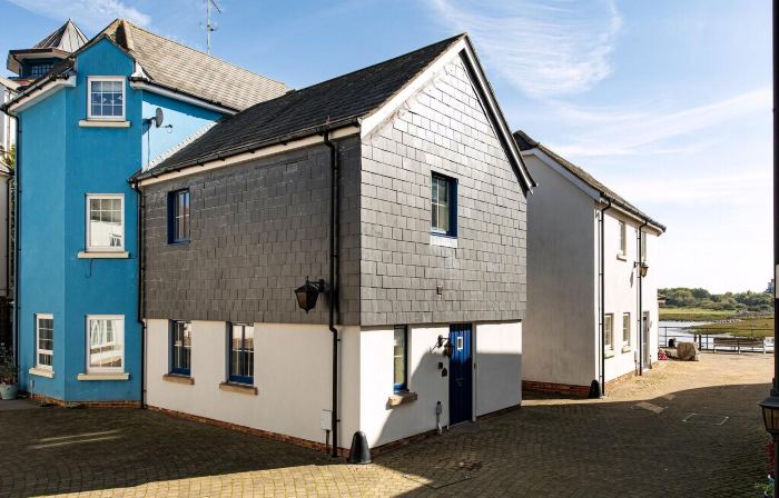 Seaview 2-bed With Private Parking, Portishead