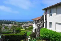 Ocean View, Sand, Waves & Wonder 4 Guests Luxury Resort Experence