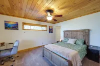 Pet-Friendly Spruce Pine Cabin w/ Private Fire Pit - Homestays