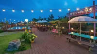 Anmyeondo Enew Pension - parking