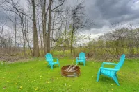 Fire Pit & Grill! Spacious Port Huron Home By Dtwn - Homestays