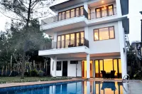 Breeze Blows City View Villa 4 Bedrooms and 1 Familly Bedroom with a Private Heated Swimming Pool - Private Pools