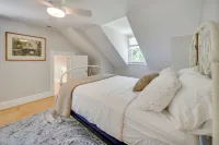 Located in the Heart of Gloucester Courthouse! - 3-stjärniga
