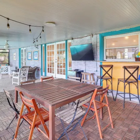 Beach Retreat in Jacksonville Pet and Family-Friendly