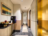 Rodona Hotel - Airport Shuttle