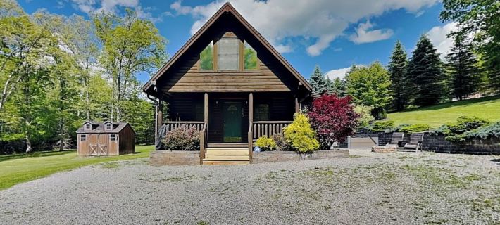 The Old World Chalet by Taylor Made Deep Creek Hotels in McHenry