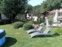 Three Bedroom House with Garden Only 10 km from Veliko Tarnovo - Villas