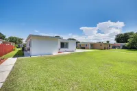 Close to Hard Rock Stadium! Group Getaway w/ Yard - Country Houses