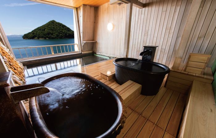 絶景の宿 浅虫さくら観光ホテル