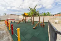 Apto com Piscina e Vaga a 750m da Praia da Enseada - Apartments
