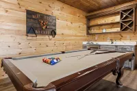 Stunning Views Sleeps 10 - Hot Tub - 2 Fireplaces - 3-Star