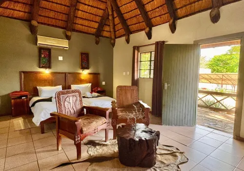 Ngandu Hotel - Rundu - parkir