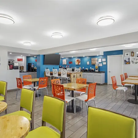 Best Western Plus Holiday Sands Inn  Suites