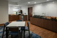 Fairfield Inn & Suites Portland South/Lake Oswego - breakfast