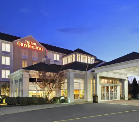 Hilton Garden Inn Chesapeake/Greenbrier - Barer