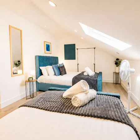 Spacious 3BR Flat Sleeps 10 for Groups & Family