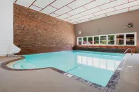 Red Roof Inn Chattanooga - Lookout Mountain - Kolam Renang