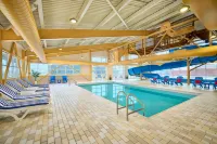 Delta Hotels Beausejour - Pools