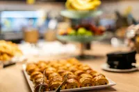 Hampton by Hilton Newcastle - breakfast