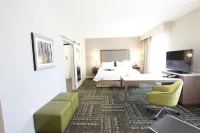 Hampton Inn & Suites Dallas Market Center - 2-Star