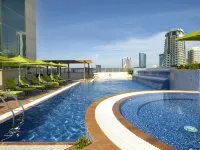 اجنحة فريزر سيف البحرين - مسبح على السطح