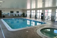Hampton Inn Topeka - Pools