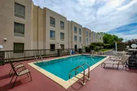 Red Roof Inn Pensacola Fairgrounds - Haustierfreundliche