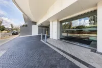 Oaks Glenelg Liberty Suites - parking