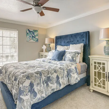 Clear Lake Area Condo: Pool & Fitness Center