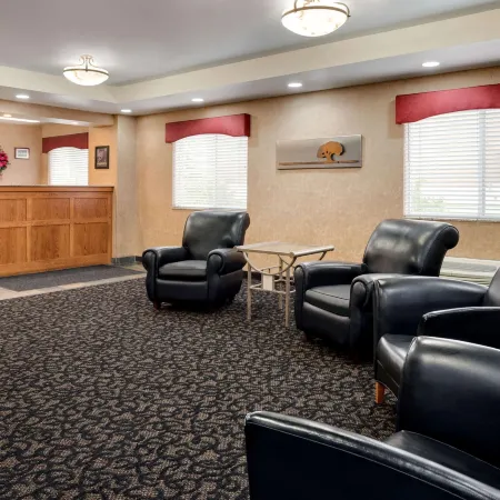 Travelodge by Wyndham Clinton Valley West Court