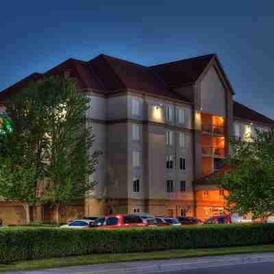 La Quinta Inn & Suites by Wyndham Pigeon Forge Hotel Exterior